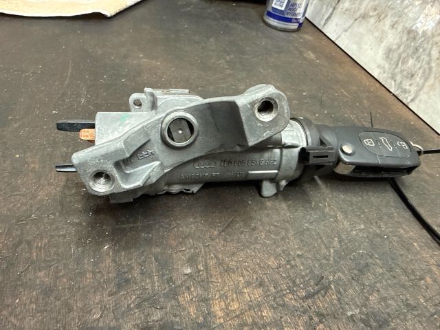 bontott AUDI A2 Gyújtáskapcsoló Házzal