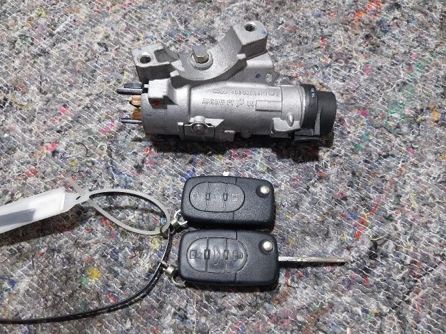 bontott AUDI A2 Gyújtáskapcsoló Házzal