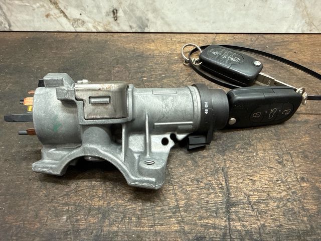 bontott AUDI A2 Gyújtáskapcsoló Házzal