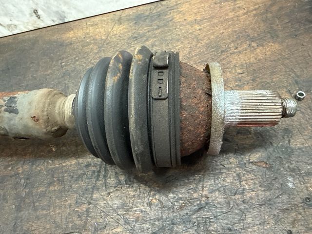 bontott AUDI A2 Jobb Féltengely