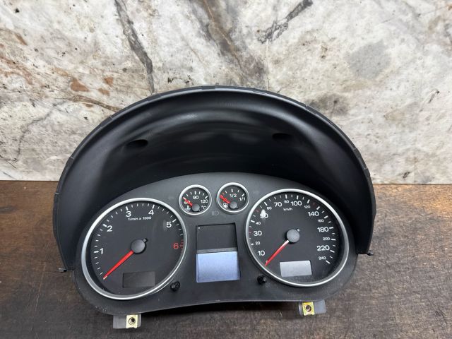 bontott AUDI A2 Kilométeróra