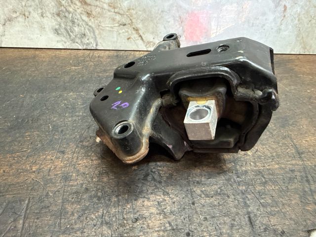 bontott AUDI A2 Motor Tartó Bak Bal