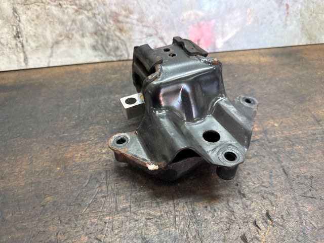 bontott AUDI A2 Motor Tartó Bak Bal