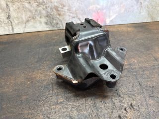 bontott AUDI A2 Motor Tartó Bak Bal