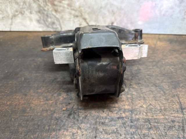 bontott AUDI A2 Motor Tartó Bak Bal