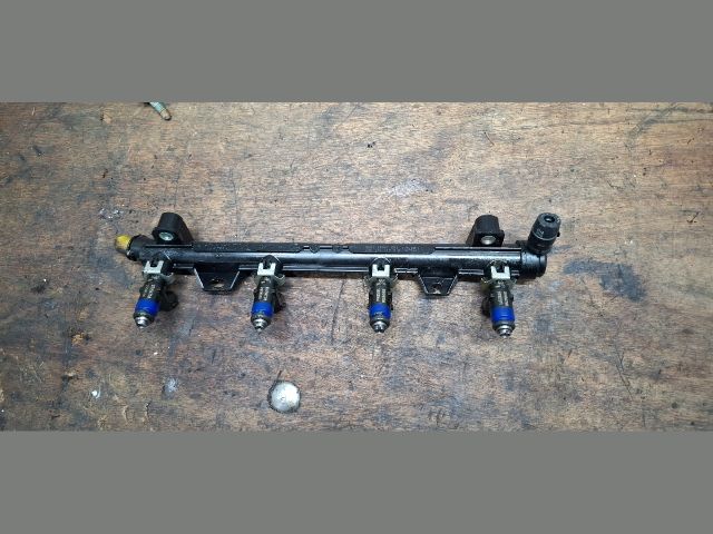 bontott AUDI A2 Porlasztó Sor / Híd