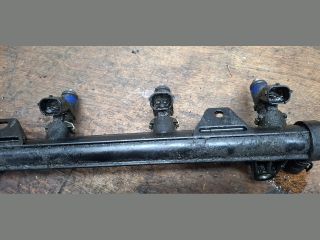 bontott AUDI A2 Porlasztó Sor / Híd