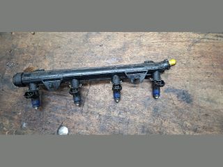 bontott AUDI A2 Porlasztó Sor / Híd