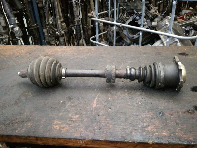 bontott AUDI A2 Bal Féltengely