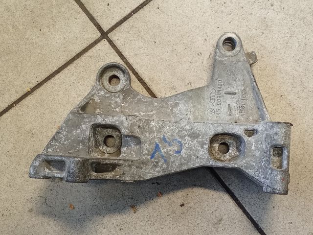 bontott AUDI A2 Generátor Tartó Bak