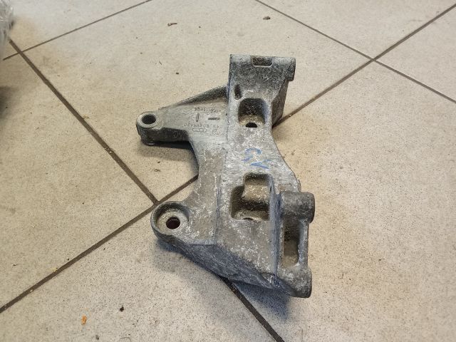 bontott AUDI A2 Generátor Tartó Bak