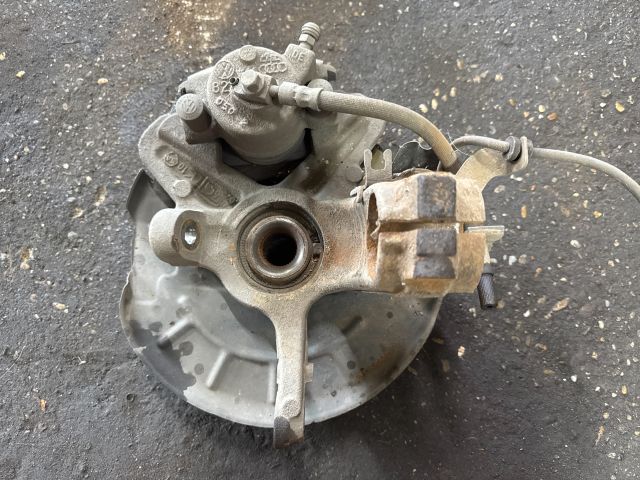 bontott AUDI A2 Jobb első Csonkállvány Kerékaggyal