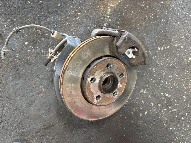 bontott AUDI A2 Jobb első Csonkállvány Kerékaggyal