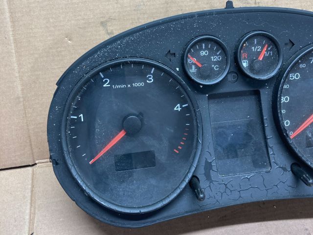 bontott AUDI A2 Kilométeróra