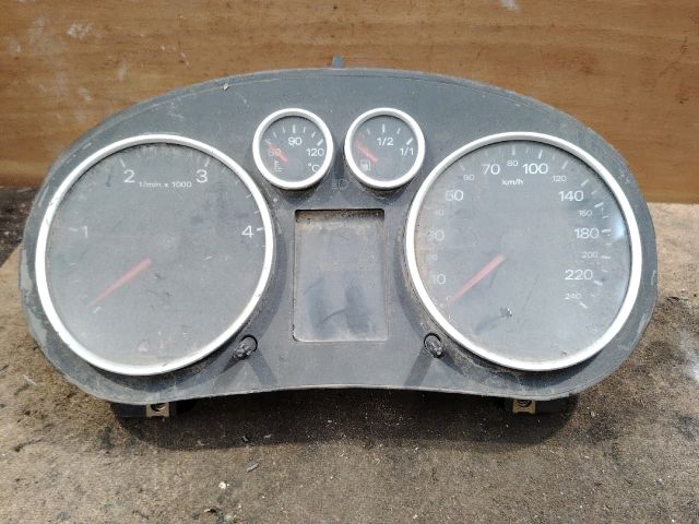 bontott AUDI A2 Kilométeróra