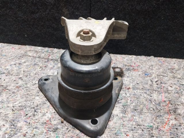 bontott AUDI A2 Motor Tartó Bak Jobb