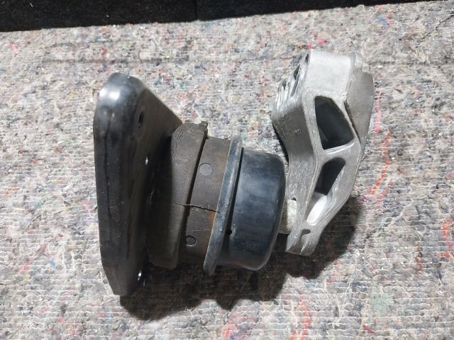 bontott AUDI A2 Motor Tartó Bak Jobb