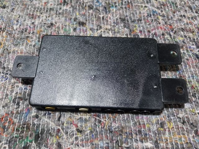 bontott AUDI A2 Antenna Erősítő