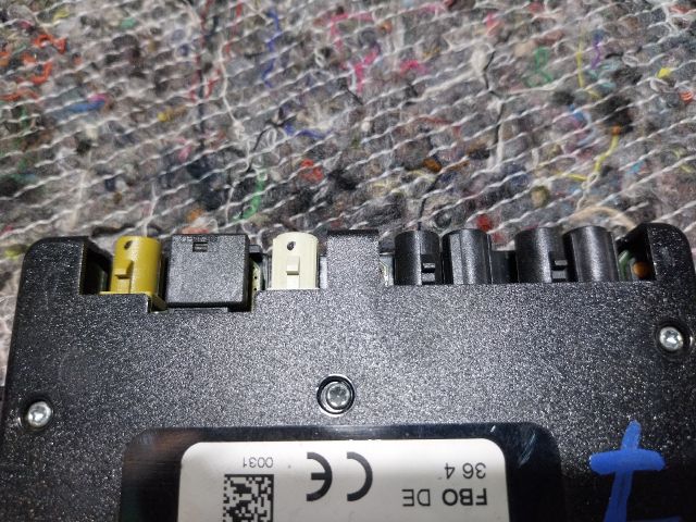 bontott AUDI A2 Antenna Erősítő