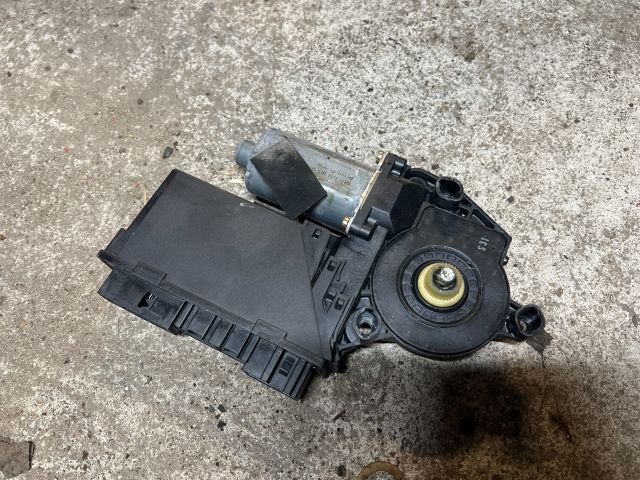 bontott AUDI A2 Bal első Ablakemelő Motor