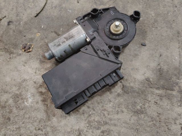 bontott AUDI A2 Bal első Ablakemelő Motor