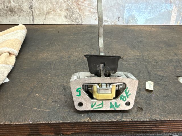 bontott AUDI A2 Bal első Ajtóhatároló