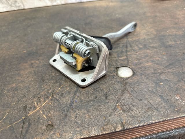 bontott AUDI A2 Bal első Ajtóhatároló