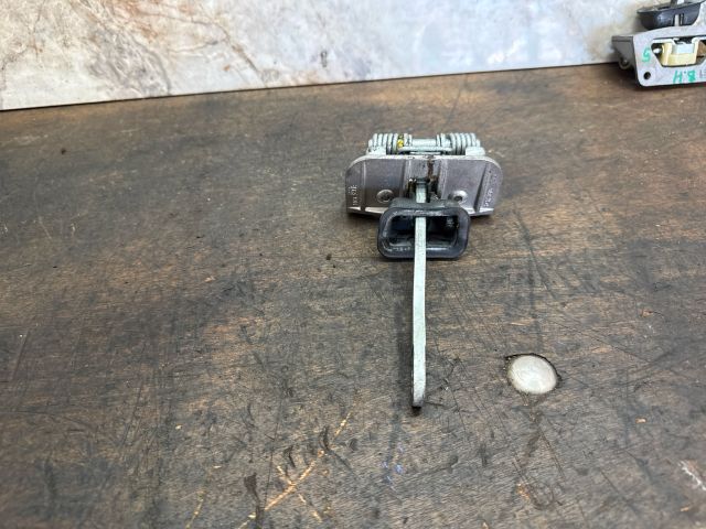 bontott AUDI A2 Bal első Ajtóhatároló