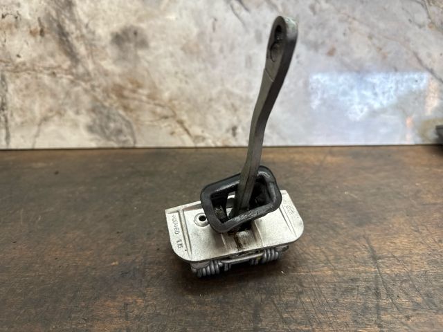 bontott AUDI A2 Bal első Ajtóhatároló