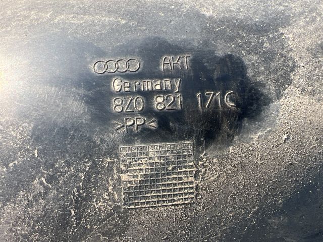 bontott AUDI A2 Bal első Első Dobbetét (Kerékjárati, Műanyag)