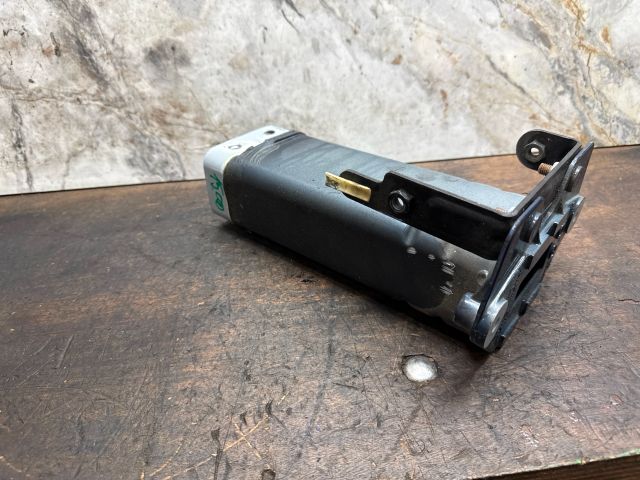 bontott AUDI A2 Bal első Lökhárító Merevítő Tartó (Fém)