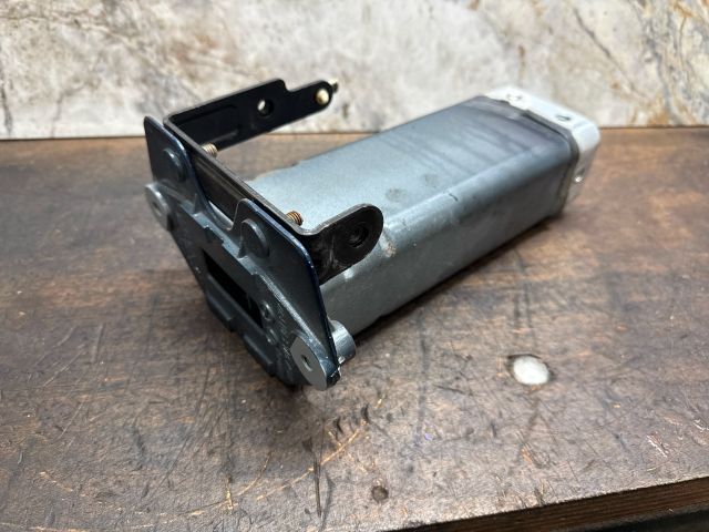 bontott AUDI A2 Bal első Lökhárító Merevítő Tartó (Fém)