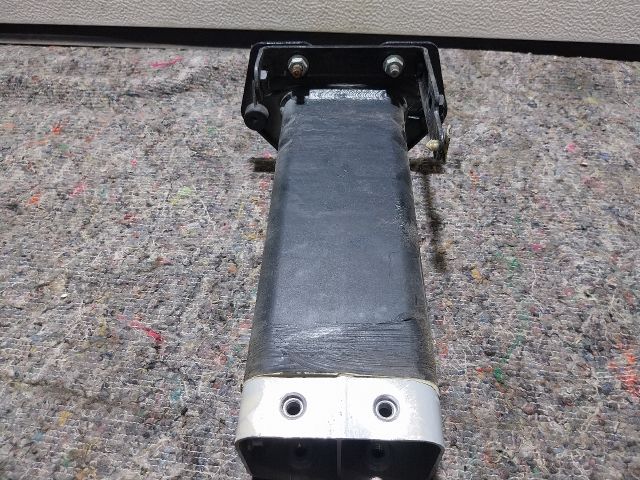 bontott AUDI A2 Bal első Lökhárító Merevítő Tartó (Fém)