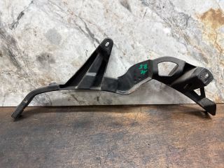 bontott AUDI A2 Bal első Lökhárító Tartó (Műanyag)