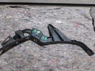 bontott AUDI A2 Bal első Lökhárító Tartó (Műanyag)