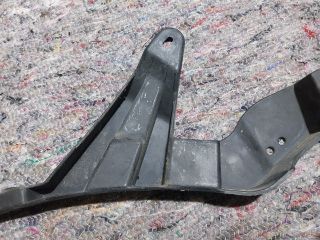 bontott AUDI A2 Bal első Lökhárító Tartó (Műanyag)