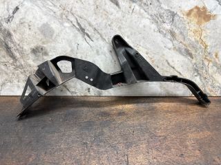 bontott AUDI A2 Bal első Lökhárító Tartó (Műanyag)