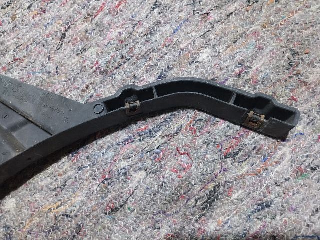 bontott AUDI A2 Bal első Lökhárító Tartó (Műanyag)