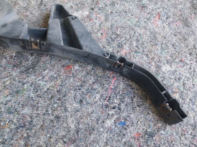 bontott AUDI A2 Bal első Oldal Lökhárító Tartó (Műanyag)