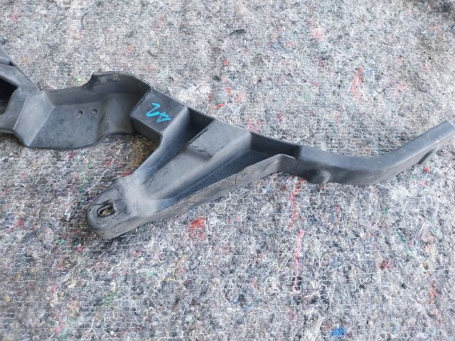 bontott AUDI A2 Bal első Oldal Lökhárító Tartó (Műanyag)