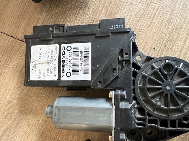 bontott AUDI A2 Bal hátsó Ablakemelő Motor