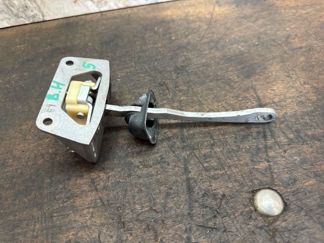 bontott AUDI A2 Bal hátsó Ajtóhatároló