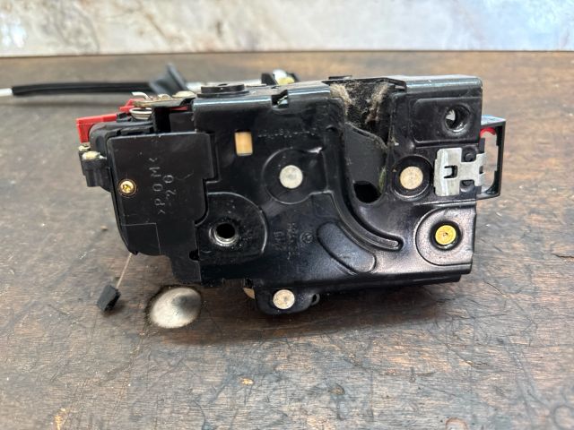 bontott AUDI A2 Bal hátsó Ajtózár