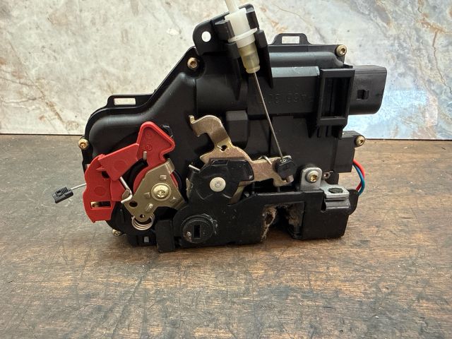 bontott AUDI A2 Bal hátsó Ajtózár