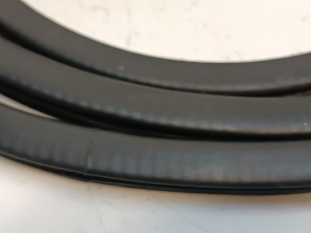 bontott AUDI A2 Bal hátsó Gumikéder