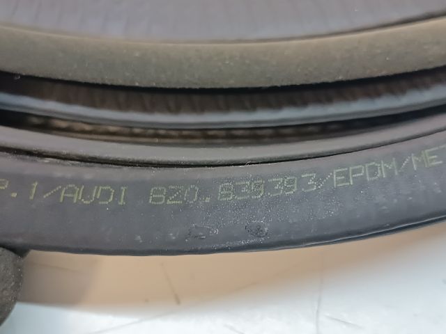 bontott AUDI A2 Bal hátsó Gumikéder