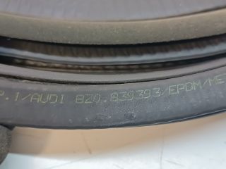 bontott AUDI A2 Bal hátsó Gumikéder