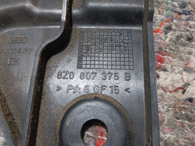 bontott AUDI A2 Bal hátsó Oldal Lökhárító Tartó (Műanyag)