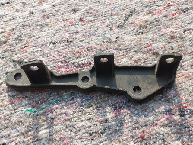 bontott AUDI A2 Bal hátsó Oldal Lökhárító Tartó (Műanyag)