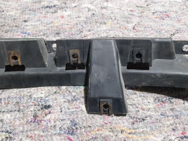 bontott AUDI A2 Bal hátsó Oldal Lökhárító Tartó (Műanyag)